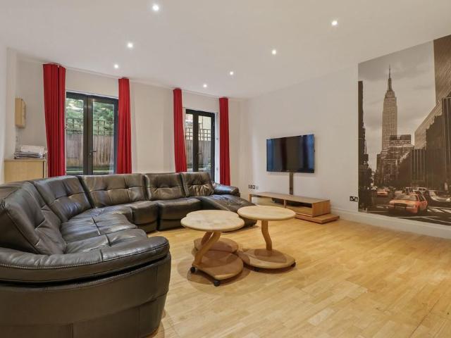Apartment for rent in Bankside, Greater London