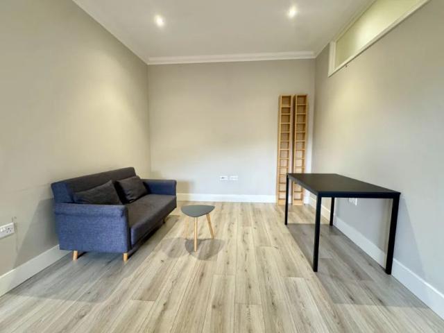 Apartment for rent in Lakenham, East Bank