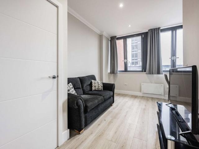Apartment for rent in Lakenham, East Bank