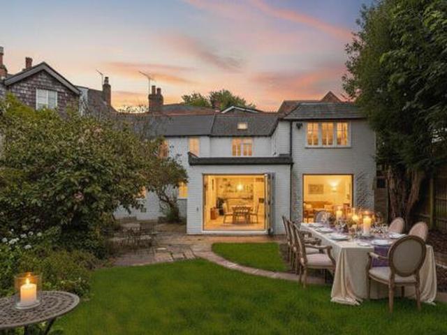 House for sale in Arundel, Clapham