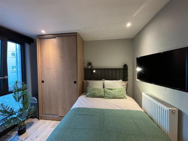 Studio for rent in Kingsdown, Feckenham