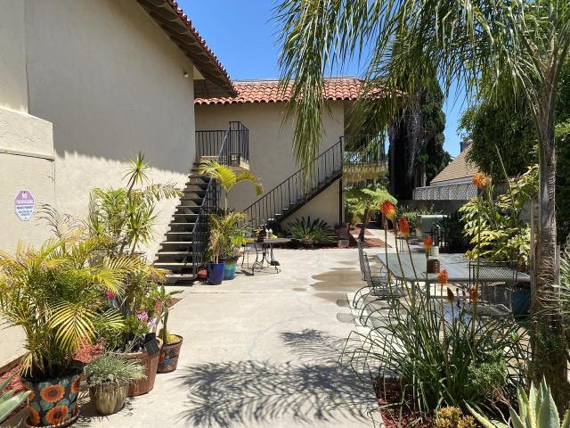 Apartment for rent in Costa Mesa, California