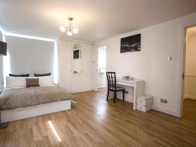 Apartment for rent in Virginia Quay, Blackwall
