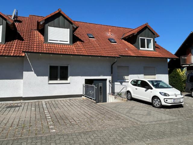 Dachgeschosswohnung kaufen in Eisenbach, Bayern