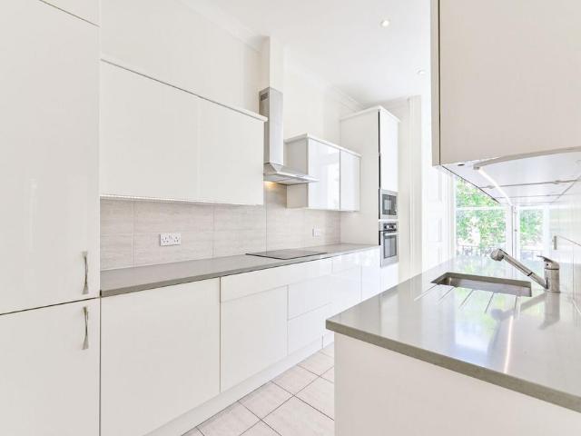 Apartment for rent in Paddington, Greater London