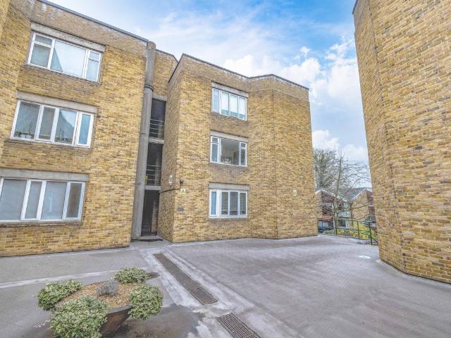 Apartment for rent in Slough