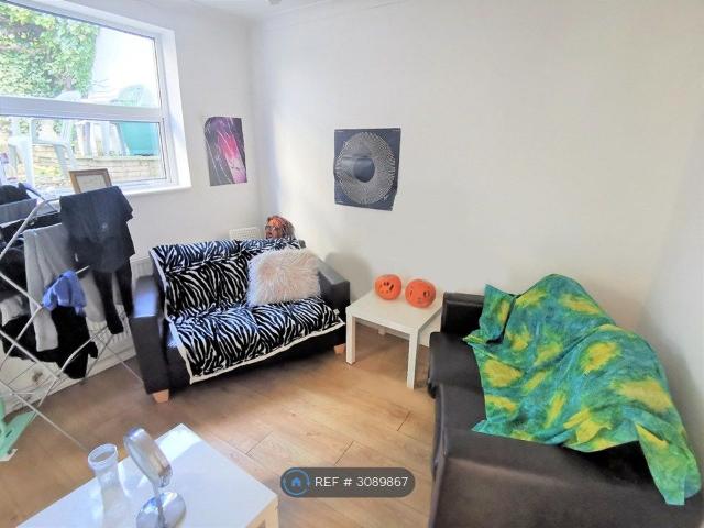 House for rent in Hanover & Queen's Park, Brighton
