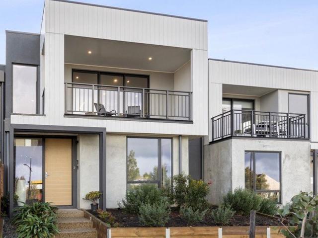 Townhouse for rent in Torquay, Victoria