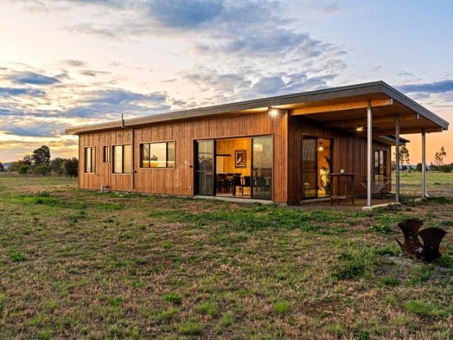 Cottage for sale in Clifton, Queensland
