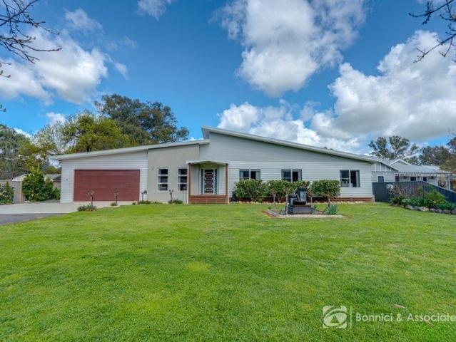 House for sale in Whorouly, Victoria