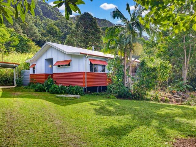 Cottage for sale in Kings Creek, Queensland