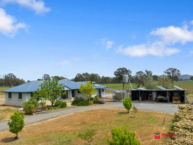Cottage for sale in Laceby, Victoria