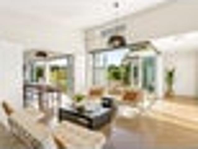 House for sale in Waitākere Ranges, Oratia