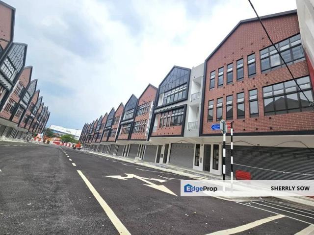 Shop for rent in Bukit Ledang, Johor