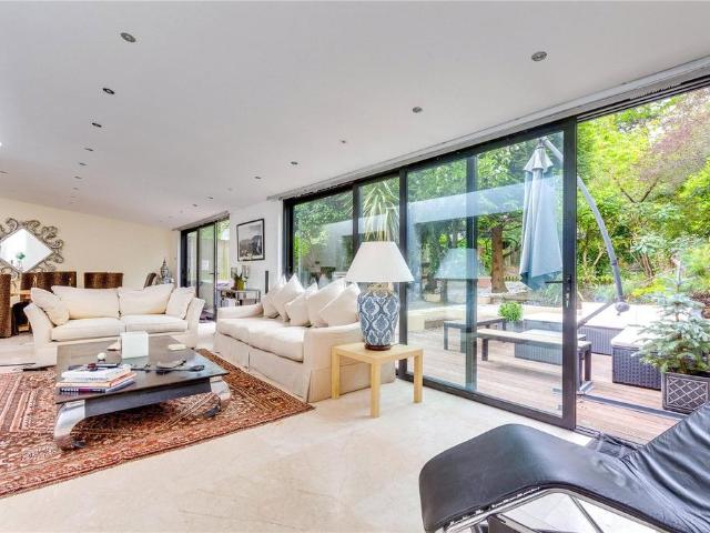 House for rent in Southfields, Greater London