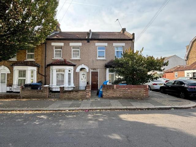 Apartment for rent in London Borough of Enfield, Greater London
