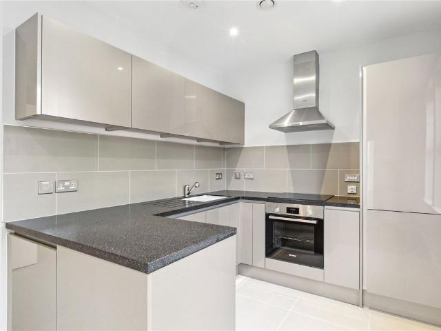 Apartment for rent in London Borough of Hounslow, Strand