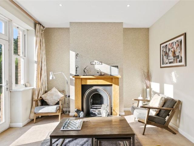 Apartment for rent in London Borough of Hounslow, Strand