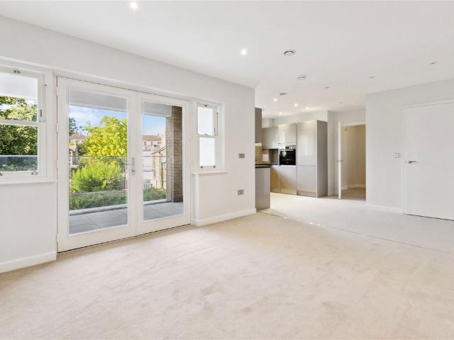 Apartment for rent in London Borough of Hounslow, Strand