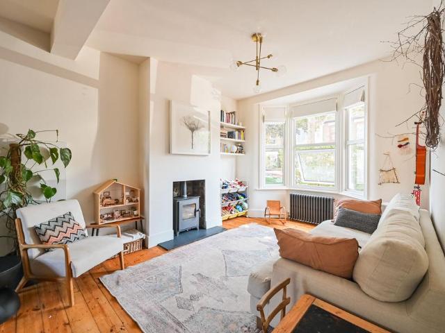 House for rent in Upton Park, Greater London
