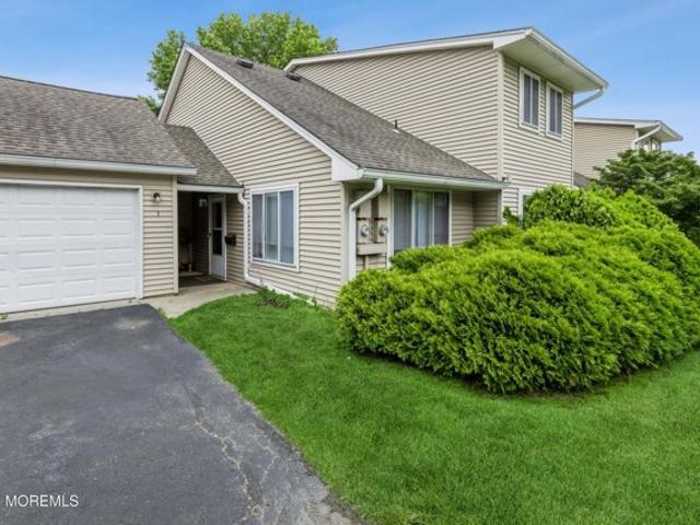 Condo for sale in Brick