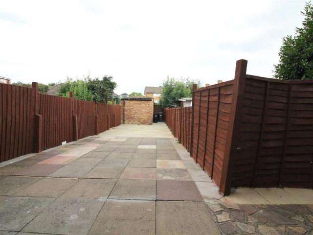Apartment for rent in London Borough of Hounslow, Heston