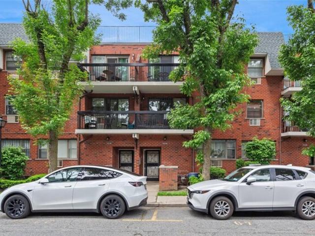 Condo for sale in Flushing