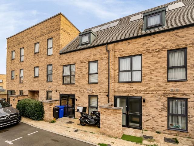 House for rent in London Borough of Harrow, Greater London
