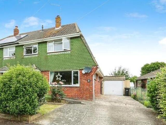 House for sale in Spring Vale, Hampshire