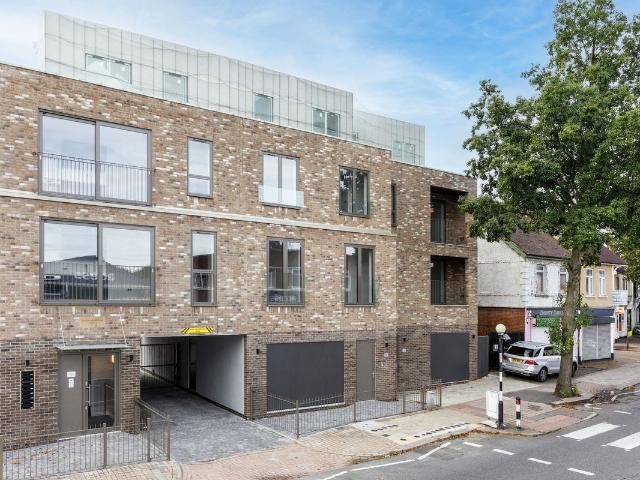 House for rent in The Wrythe, Greater London