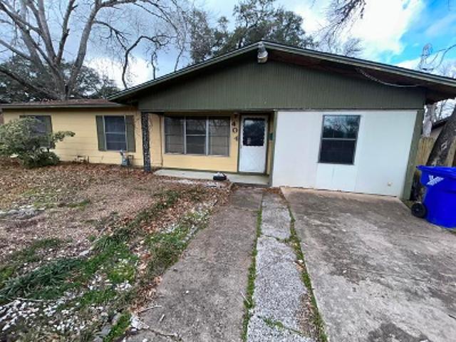 House for sale in Yoakum, Texas