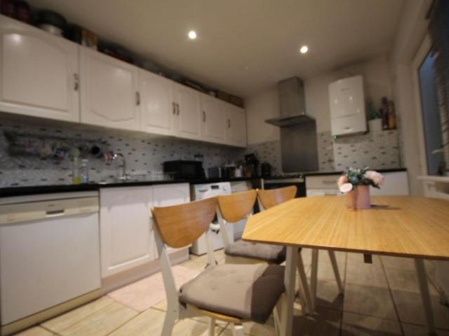 House for rent in Summerstown, Greater London
