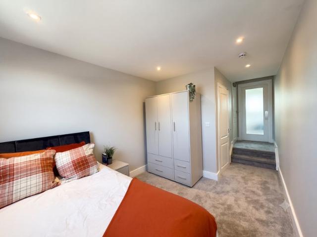 Studio for rent in London Borough of Merton, Collier's Wood