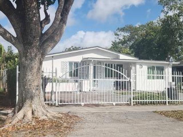 House for sale in Hollywood