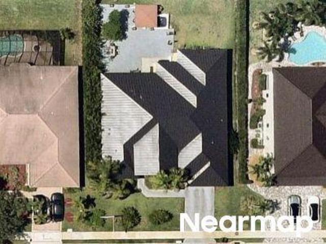 House for sale in Pembroke Pines, Florida