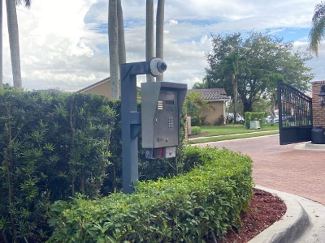 House for sale in Pembroke Pines, Florida