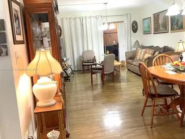 Apartment for rent in Hollywood