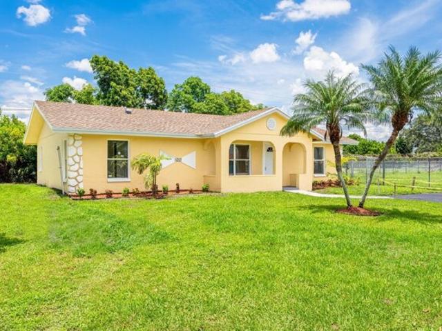 House for sale in Belle Glade