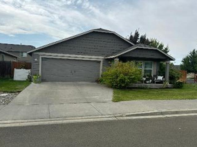 House for sale in College Place, Washington