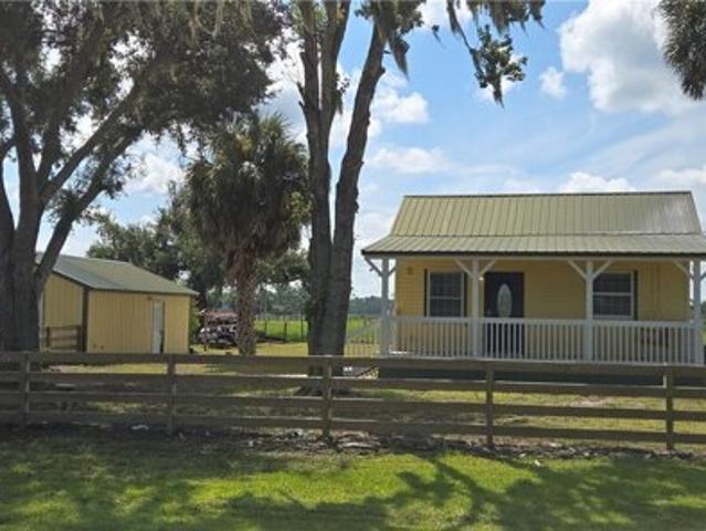 House for sale in Horseshoe Beach, Florida