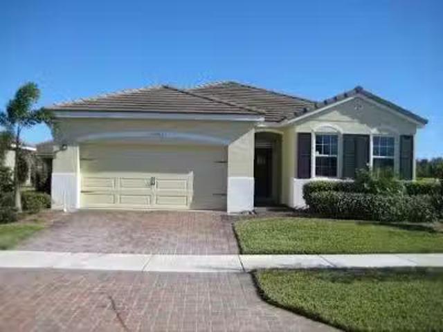 House for sale in Port Saint Lucie