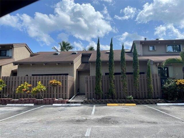 House for sale in Davie