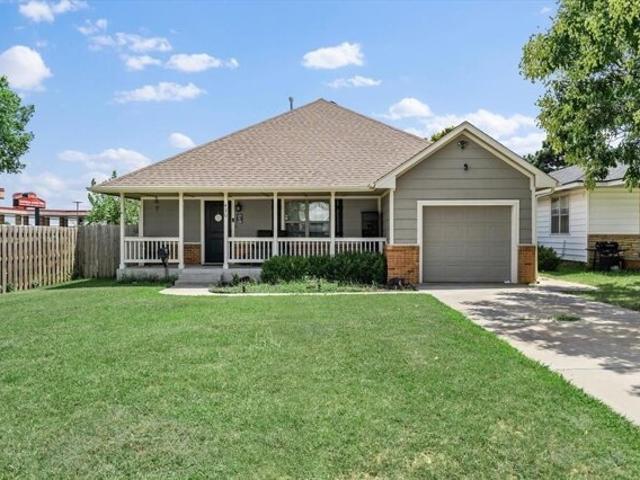 House for sale in Moore House for sale in Moore