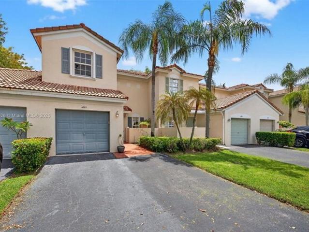 House for sale in Dania