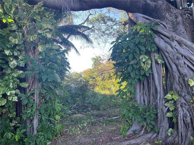 House for sale in Dania