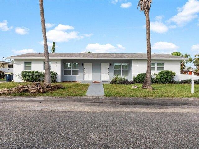 House for sale in Dania, Florida