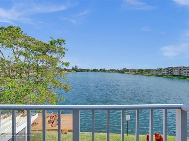 House for sale in Davie