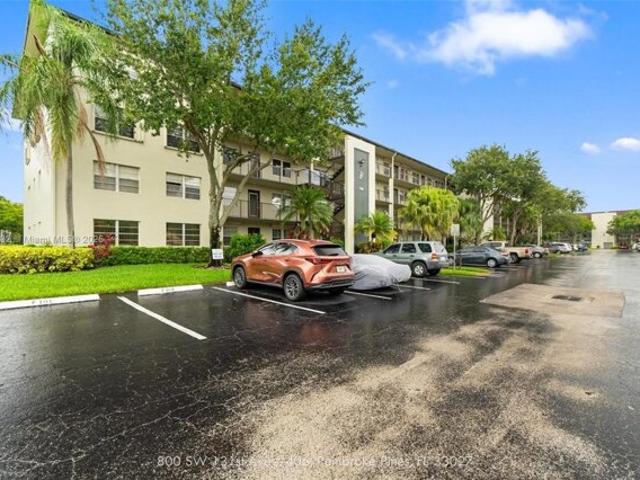 Condo for sale in Pembroke Pines