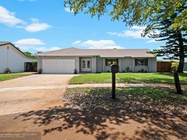 House for sale in Cooper City
