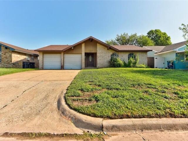 House for sale in Moore House for sale in Moore